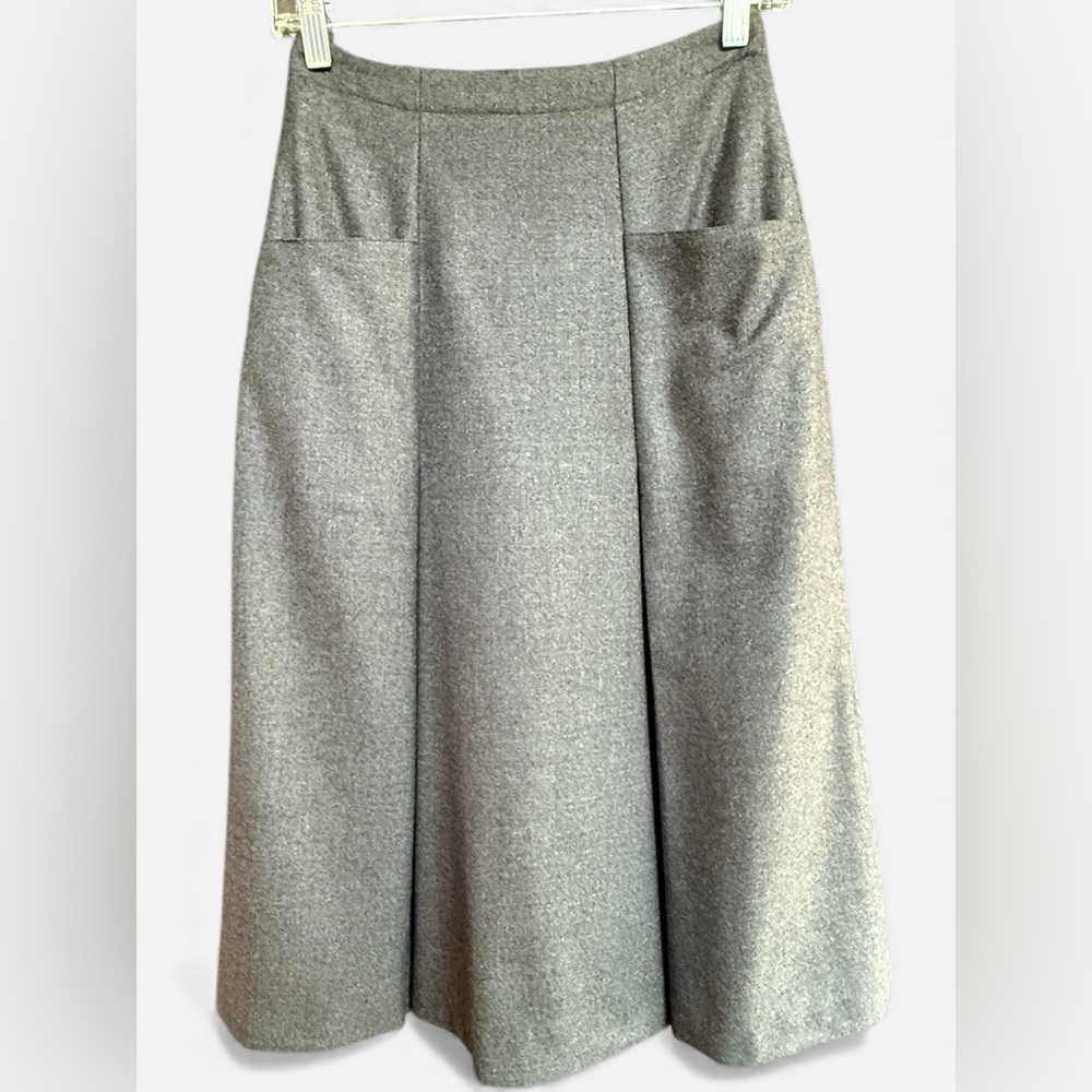 Vintage 40’s -50’s Alan Austin grey wool midi skirt w/ pockets
Sz 6 France